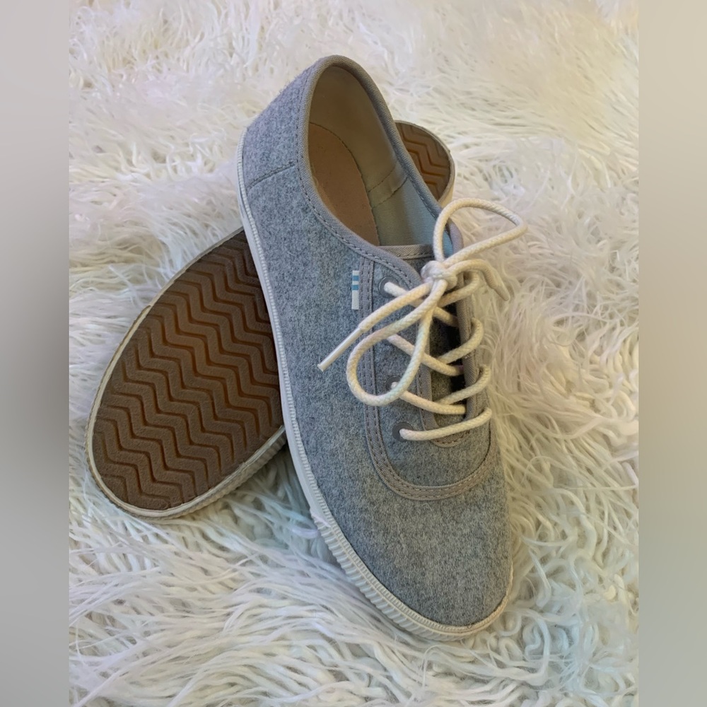TOMS grey Carmel shoe